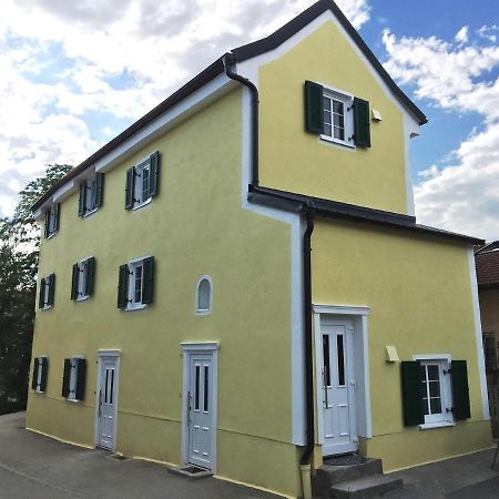 Haus Am Eck - Gaestehaus Und Appartements Altötting Buitenkant foto